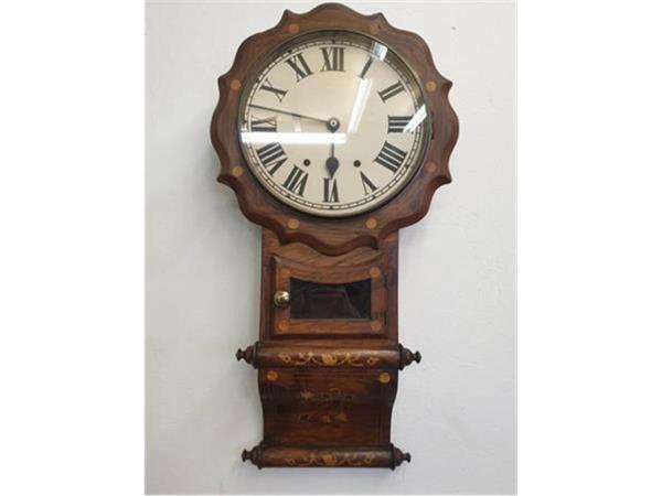 ~/upload/Lots/51235/iei4wgsfylgv2/Lot 012 Wall mounted clock. 70L x 14 x 34 cm_t600x450.jpg